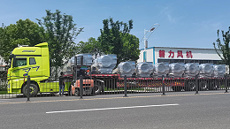 风机厂家:磐力十八台浙江离心通风机运往某校实验室